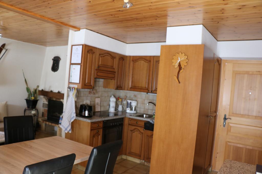 Apartment Chez Véro et Bernard Bourg-Saint-Pierre Extérieur photo